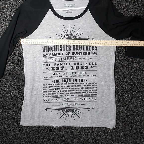 Supernatural Gray and Black Sleeves Size Medium - Picture 8 of 10